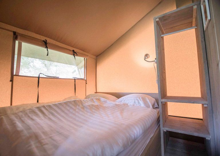 Twee persoons kamer safari tent Camping Landzicht_